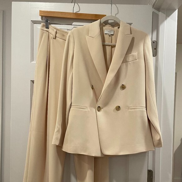 Vince Double-breasted Crepe Blazer (Size 0) - Picture 4 of 7